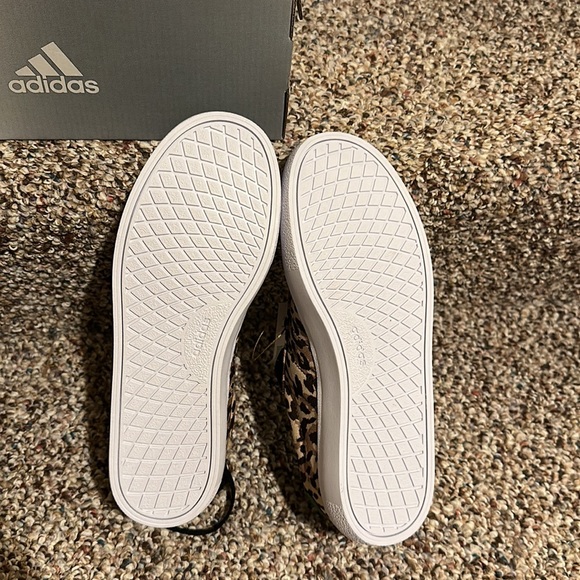 🐆💚Adidas💚🐆Kids, VULC RAID3R SHOES, size 5.5 kids - Picture 13 of 14